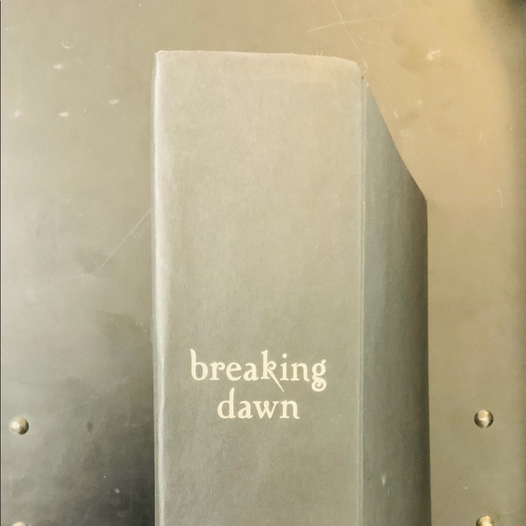 Breaking Dawn by Stephenie Meyer - Picture 2 of 3